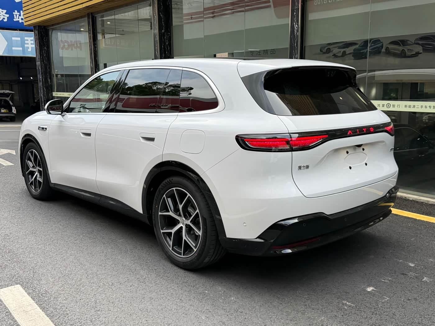 2026 Aito Wenjie AITO M6 White, 200 km, China export – photo 4
