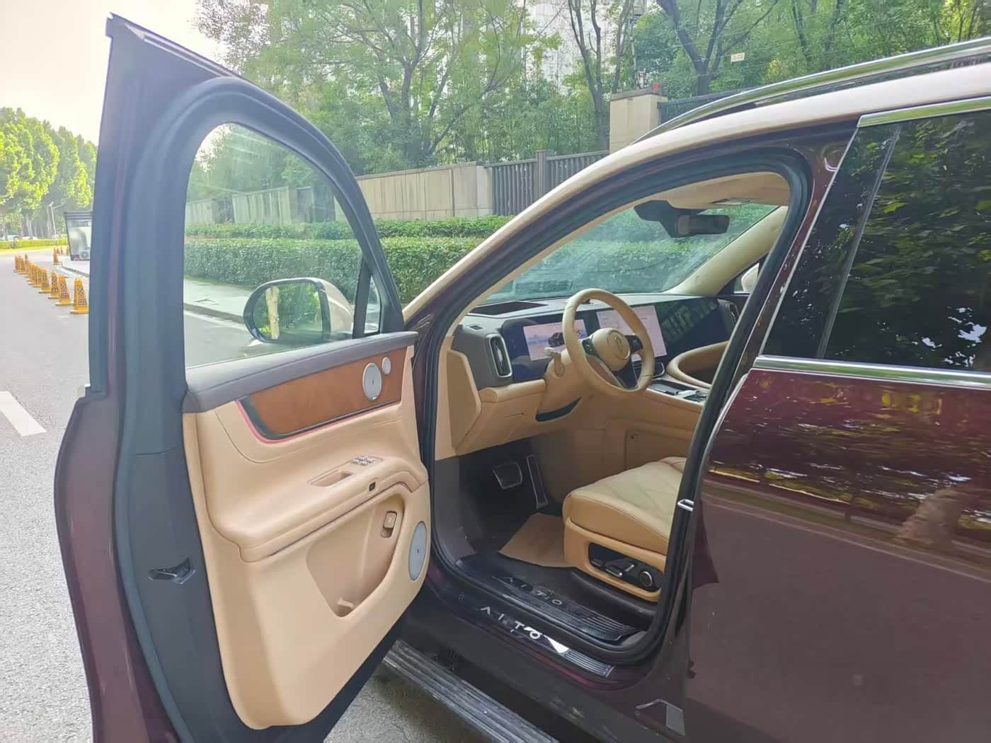 2025 Aito Wenjie AITO M9 Red, 6,000 km, China export – photo 4