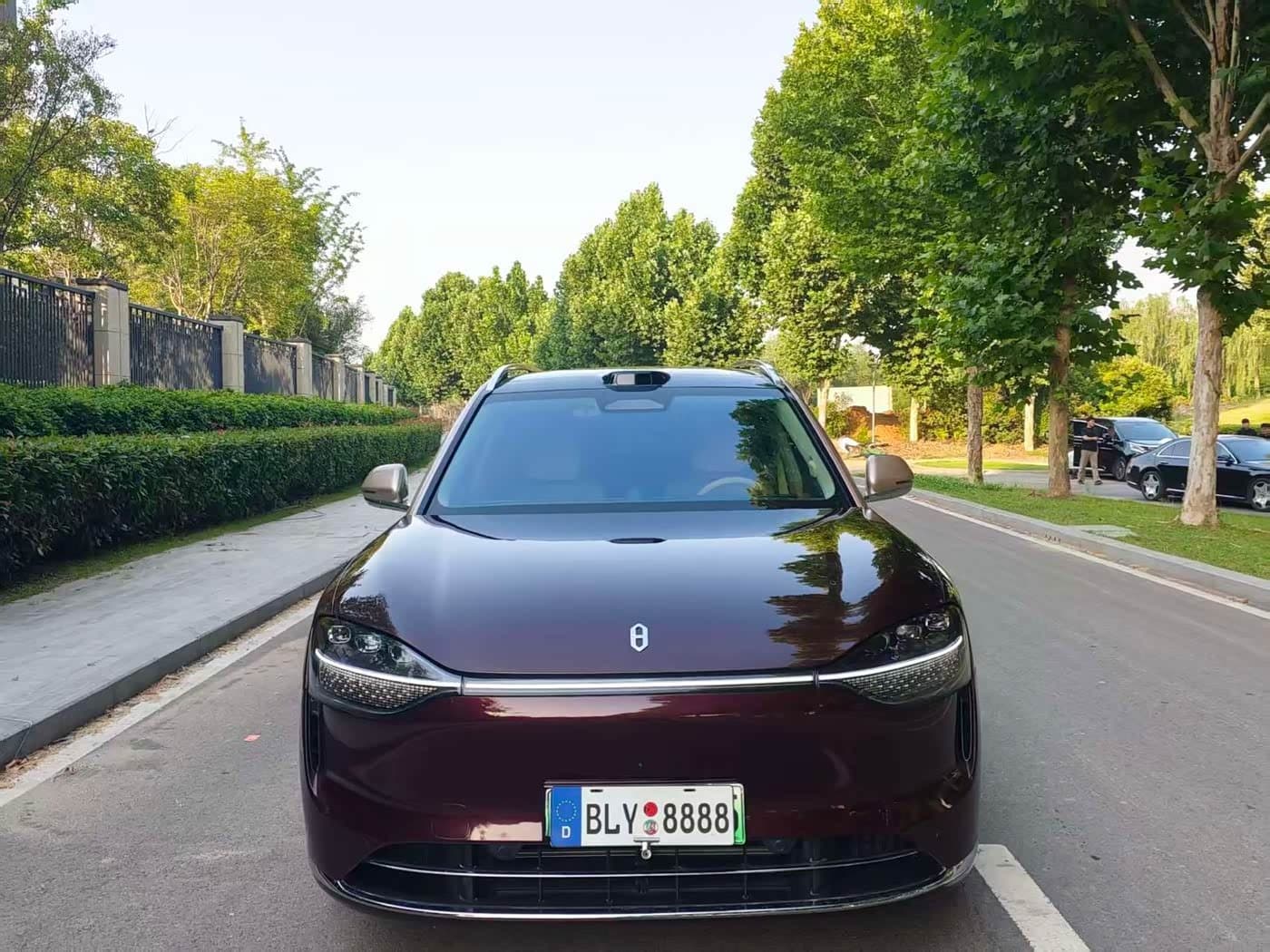 2025 Aito Wenjie AITO M9 Red, 6,000 km, China export – photo 2