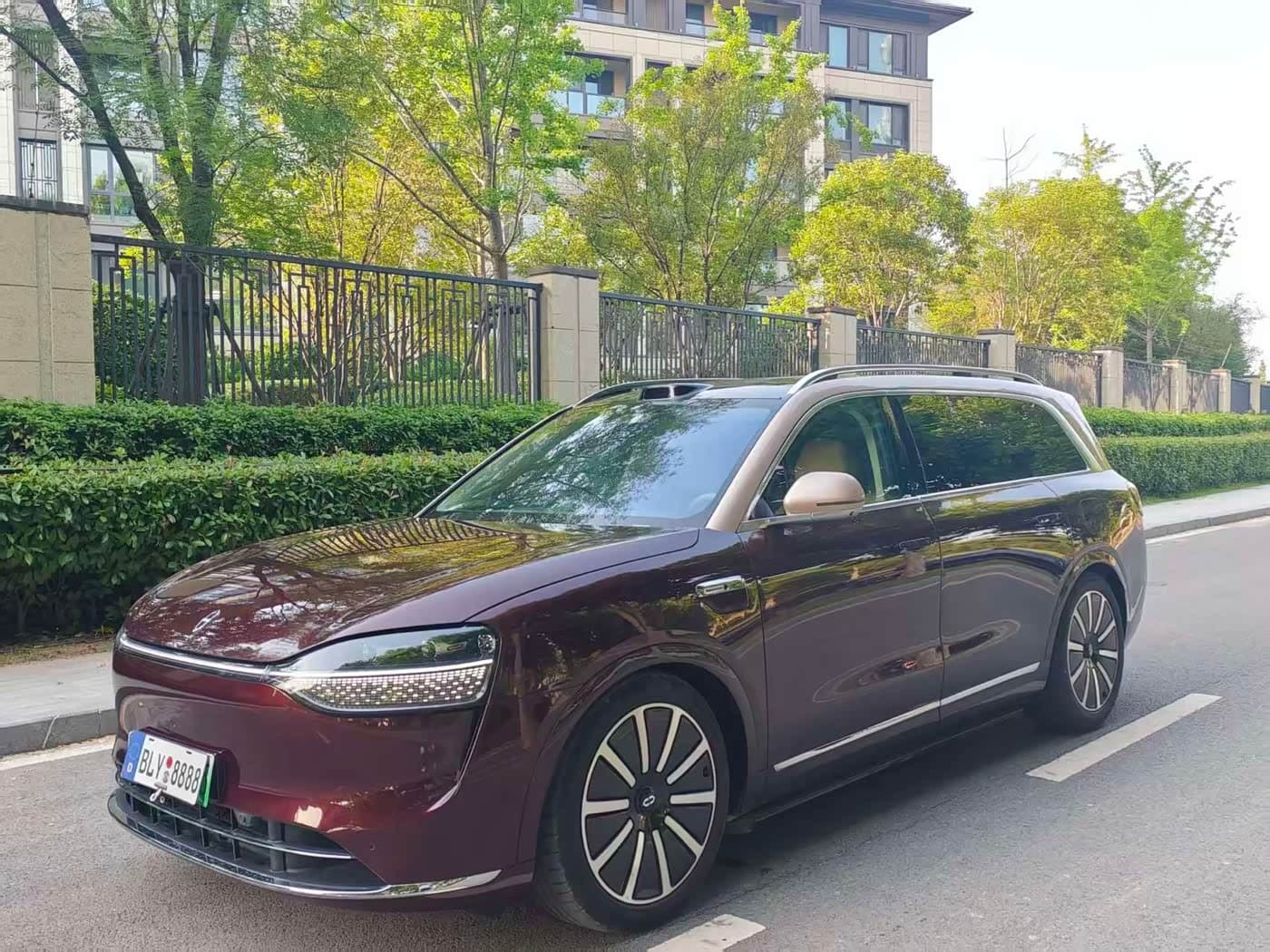 2025 Aito Wenjie AITO M9 Red, 6,000 km, China export – photo 1