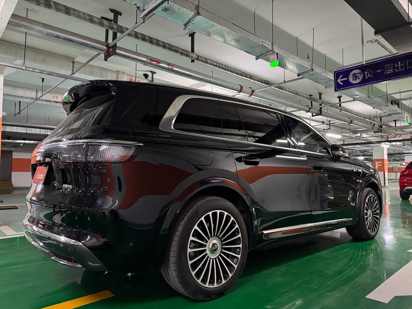 2025 Aito Wenjie AITO M8 Black, 16,000 km, China export – photo 6