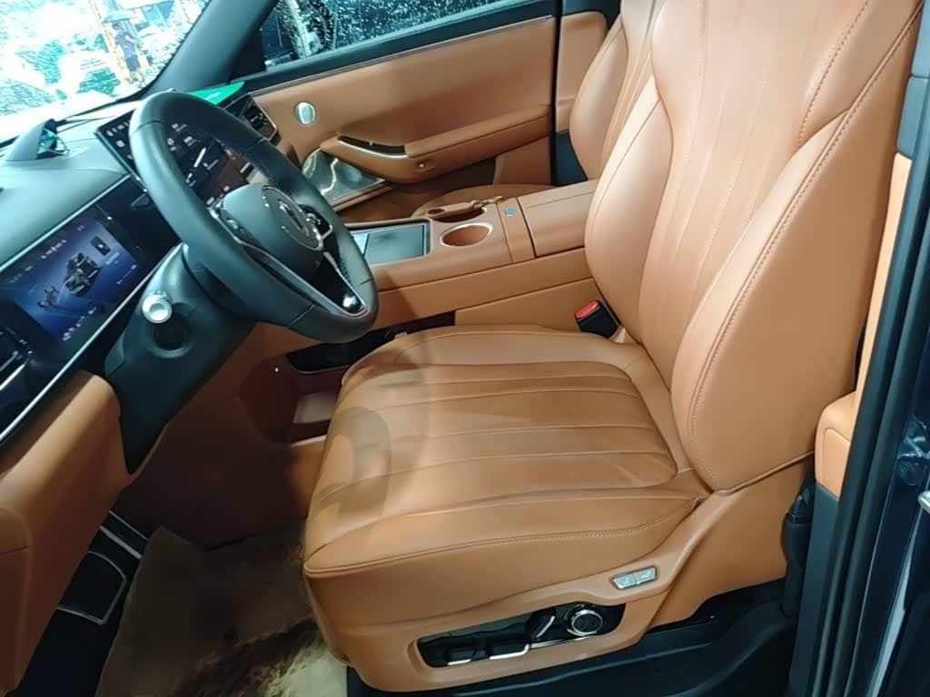 2025 Aito Wenjie AITO M7 Blue, 6,200 km, China export – photo 15