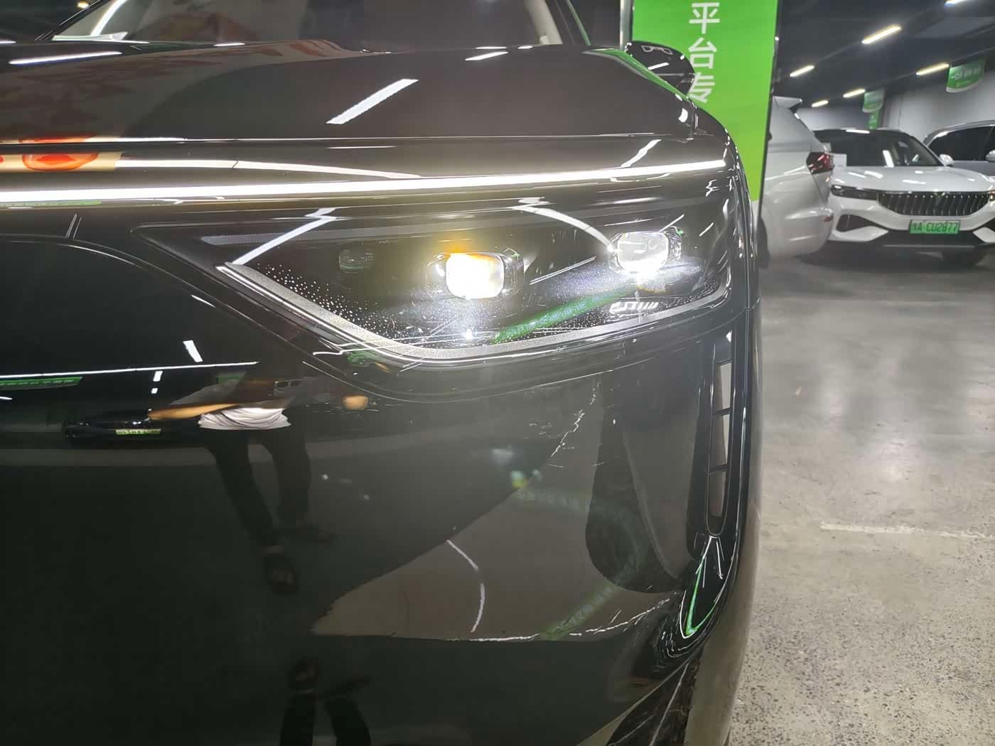 2025 Aito Wenjie AITO M8 Black, 24,000 km, China export – photo 14