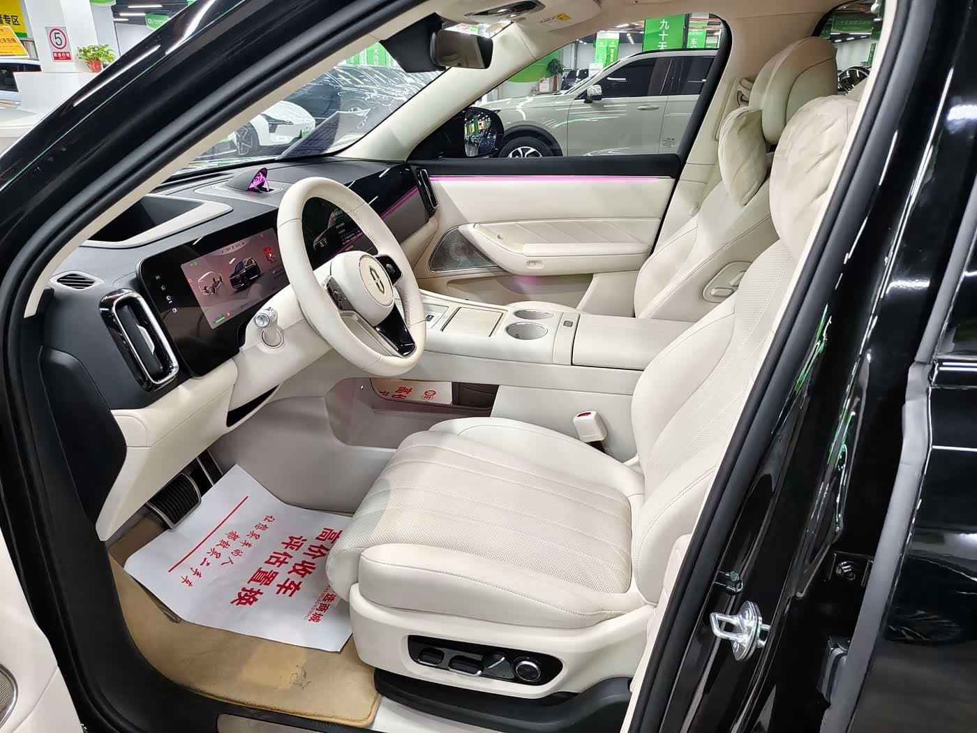 2025 Aito Wenjie AITO M8 Black, 24,000 km, China export – photo 6