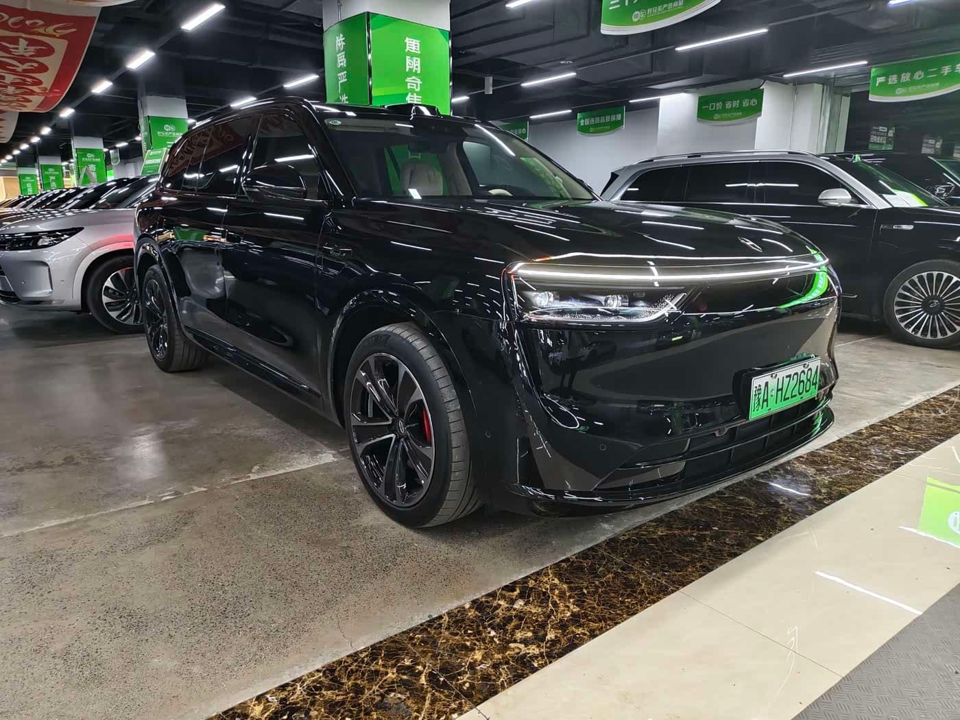 2025 Aito Wenjie AITO M8 Black, 24,000 km, China export – photo 3