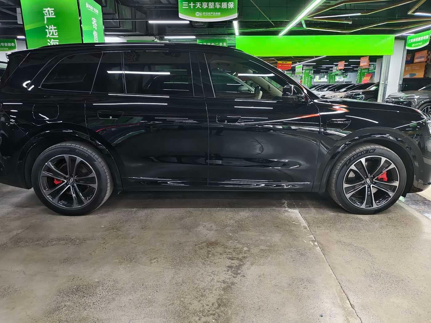 2025 Aito Wenjie AITO M8 Black, 24,000 km, China export – photo 13