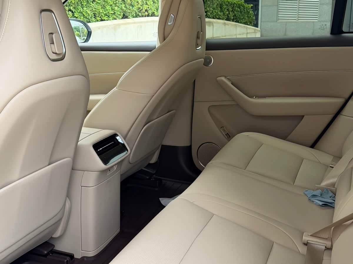 2026 Aito Wenjie AITO M6 White, 500 km, China export – photo 10