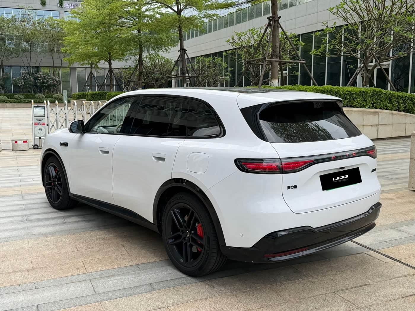2026 Aito Wenjie AITO M6 White, 500 km, China export – photo 5