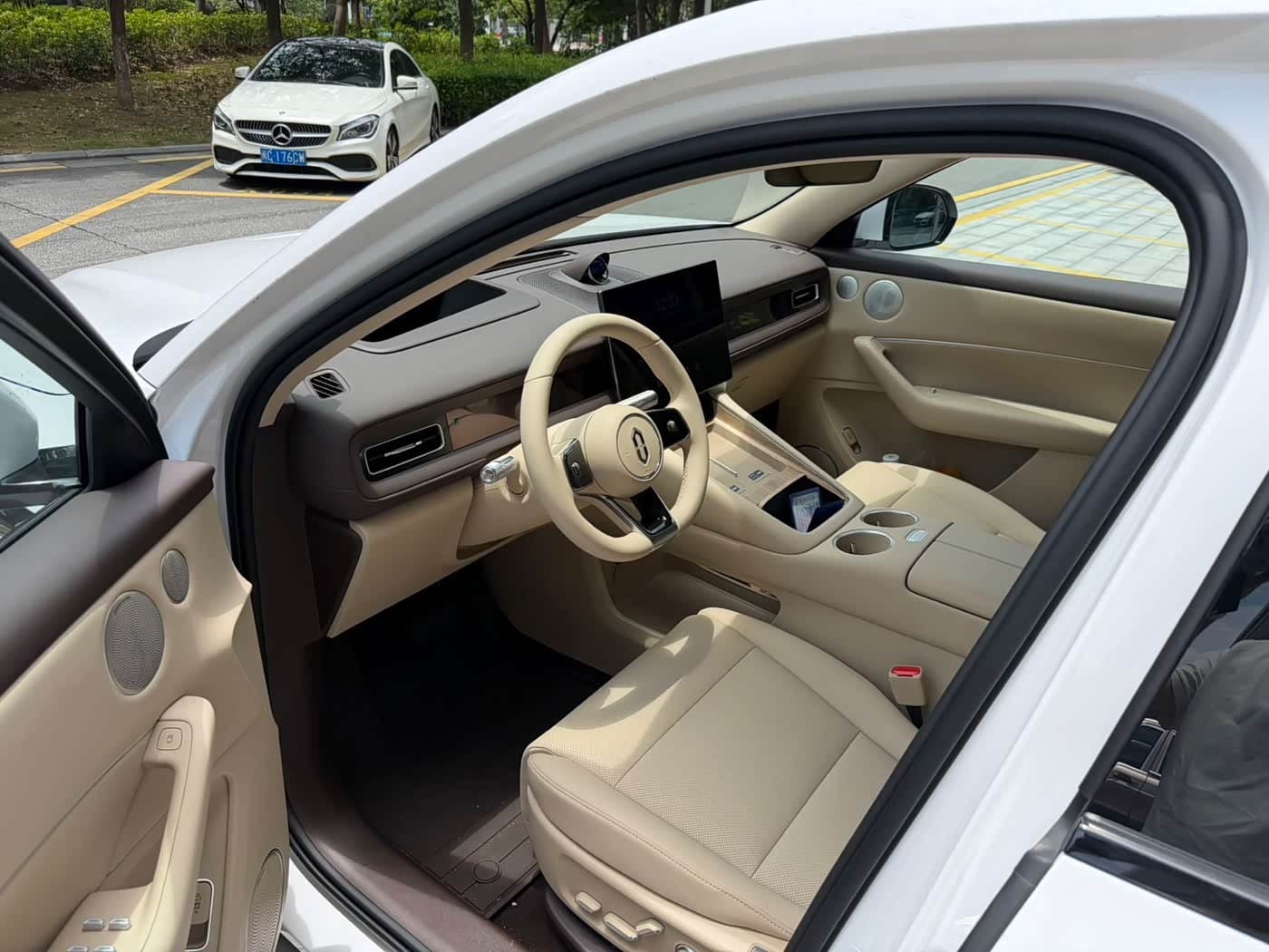 2026 Aito Wenjie AITO M6 White, 500 km, China export – photo 18
