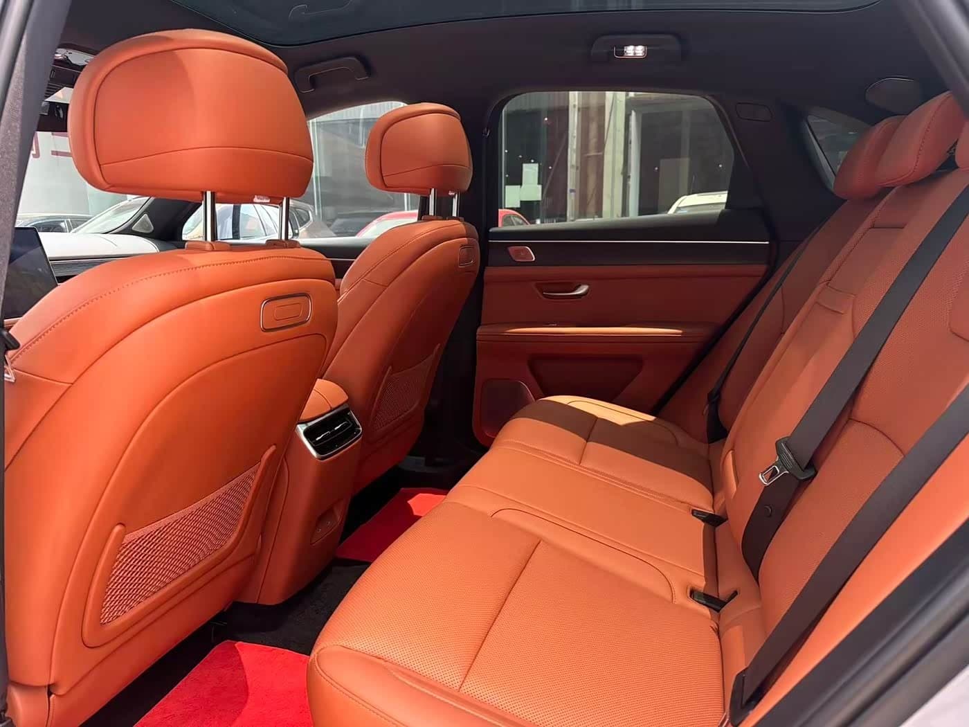 2025 Aito Wenjie AITO M5 رمادي فضي, 5,000 km, China export – photo 6