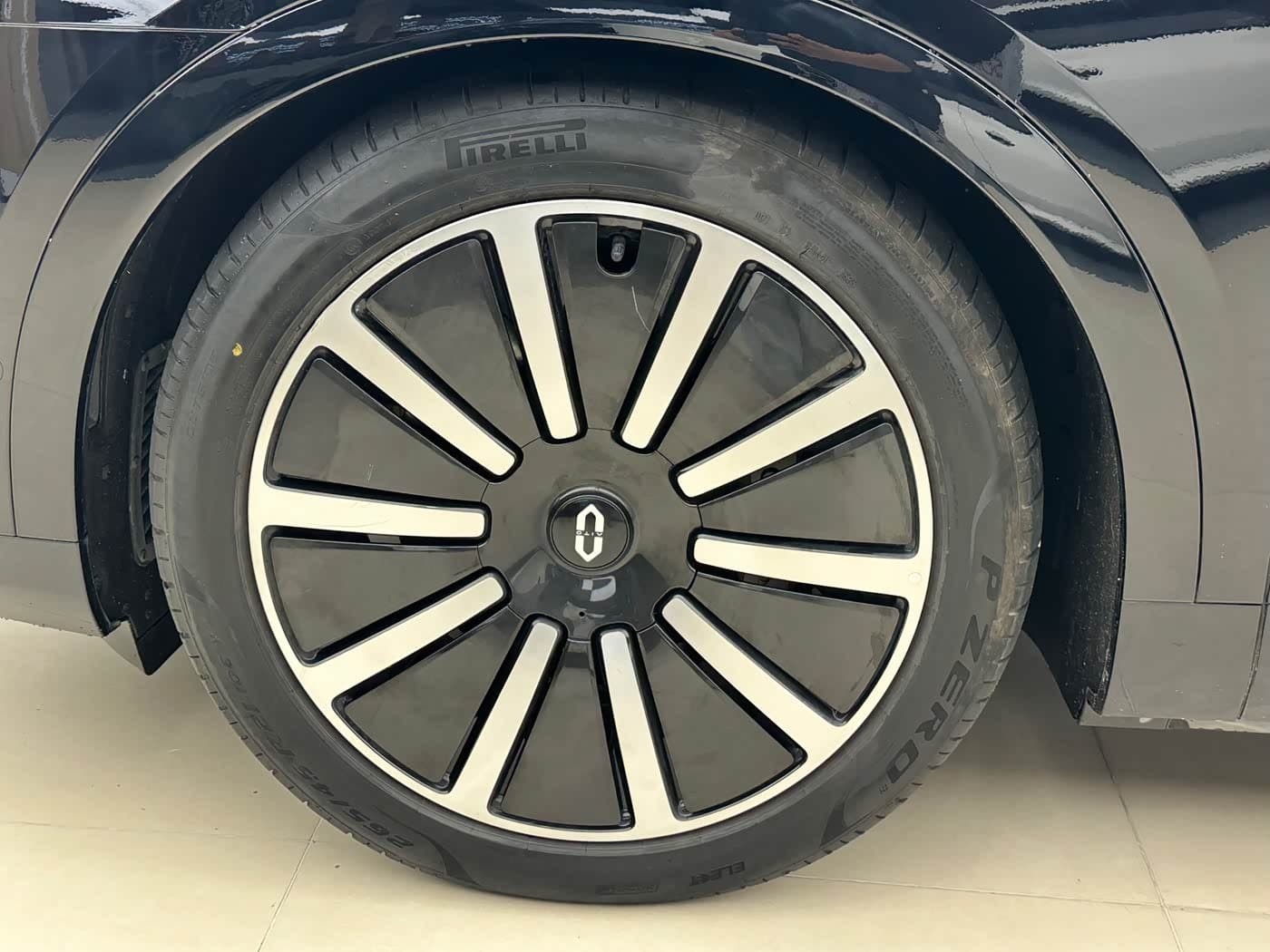 2025 Aito Wenjie AITO M9 Black, 44,000 km, China export – photo 12