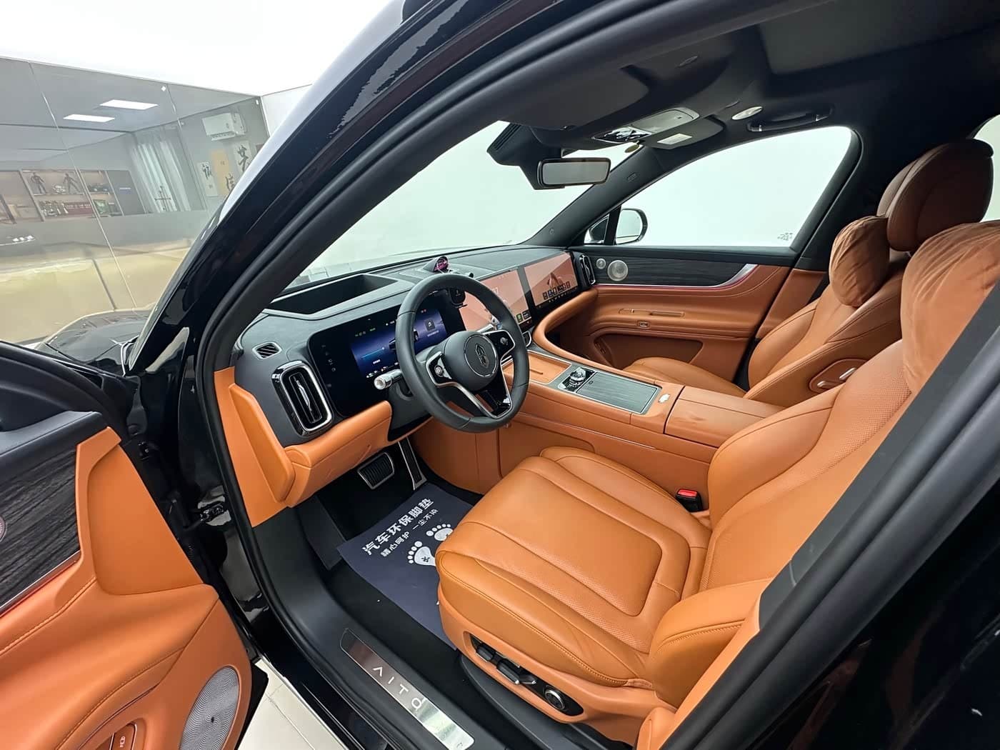 2025 Aito Wenjie AITO M9 Black, 44,000 km, China export – photo 3