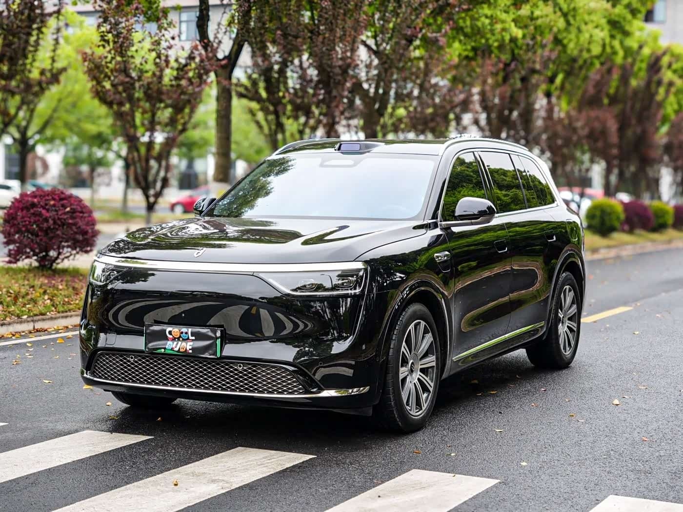 2025 Aito Wenjie AITO M8 Black, 14,000 km, China export – photo 1