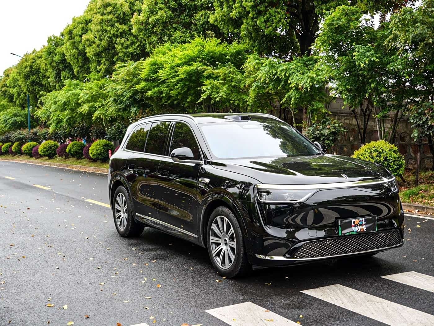 2025 Aito Wenjie AITO M8 Black, 14,000 km, China export – photo 3