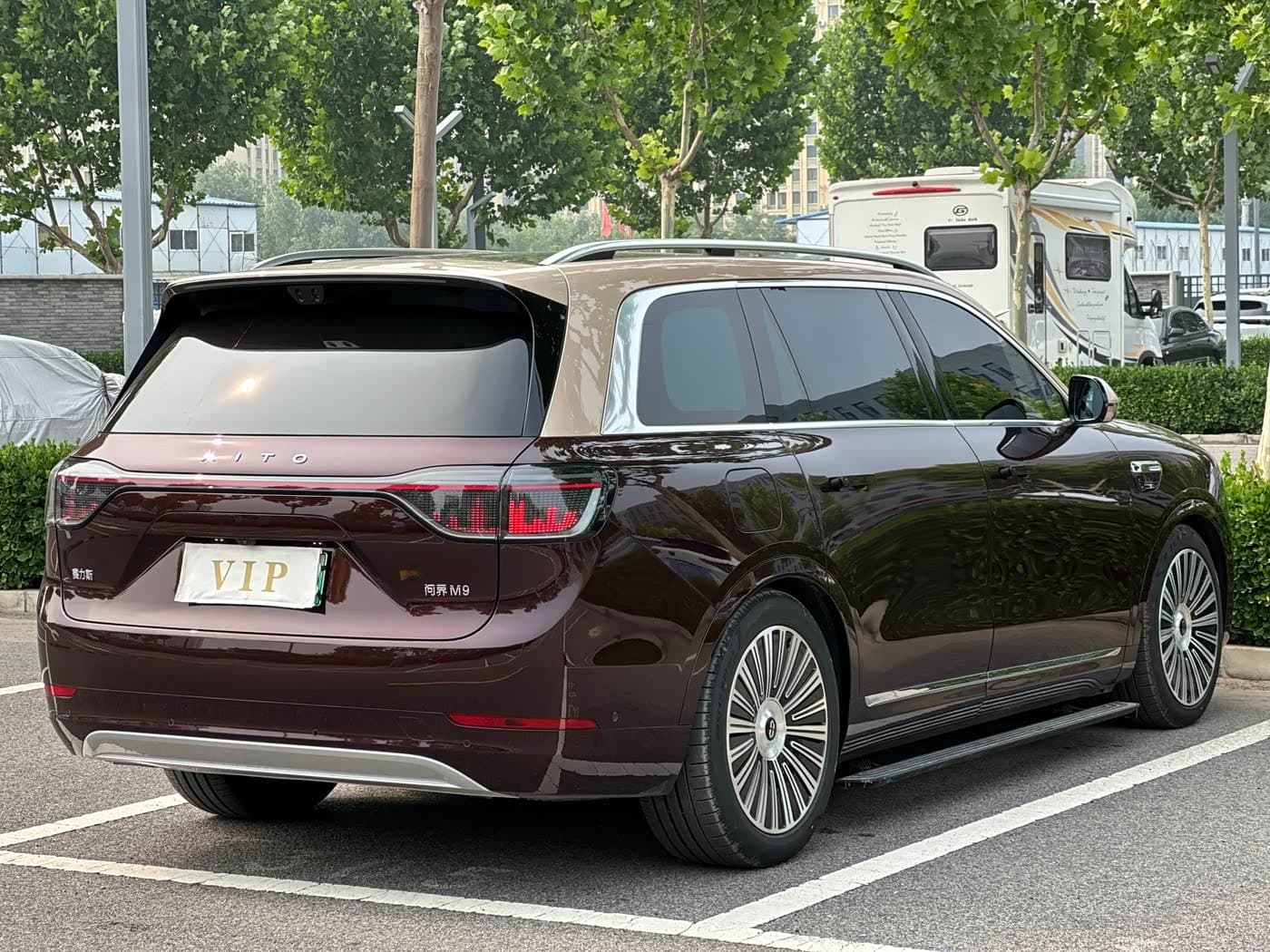 2026 Aito Wenjie AITO M9 Red, 1,800 km, China export – photo 5