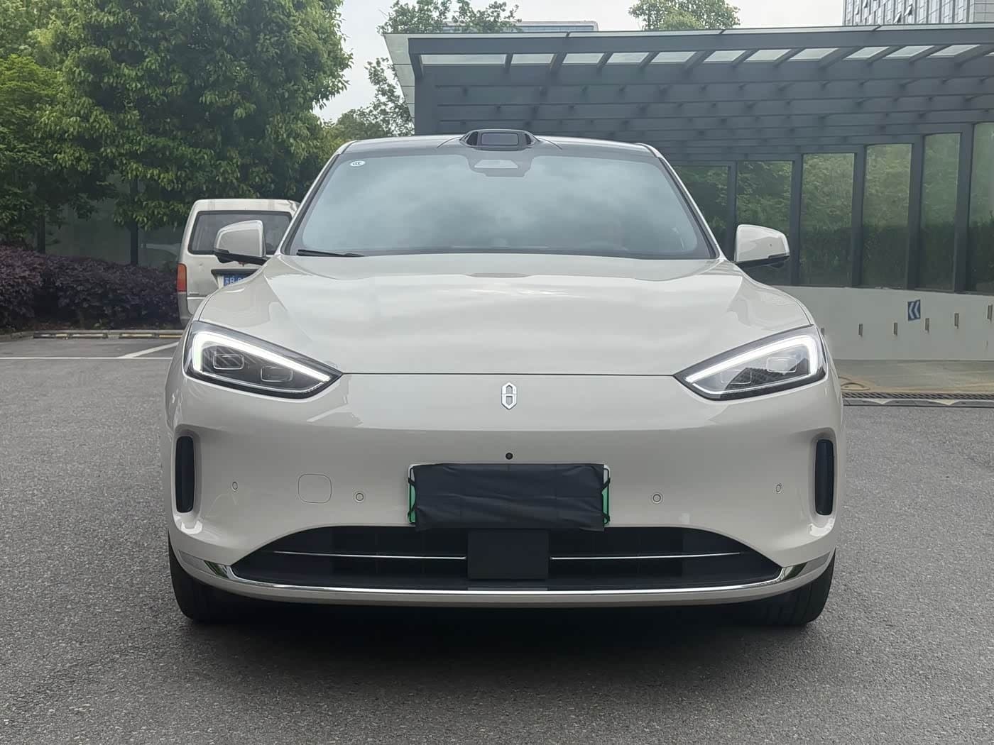 2025 Aito Wenjie AITO M5 White, 10,000 km, China export – photo 2
