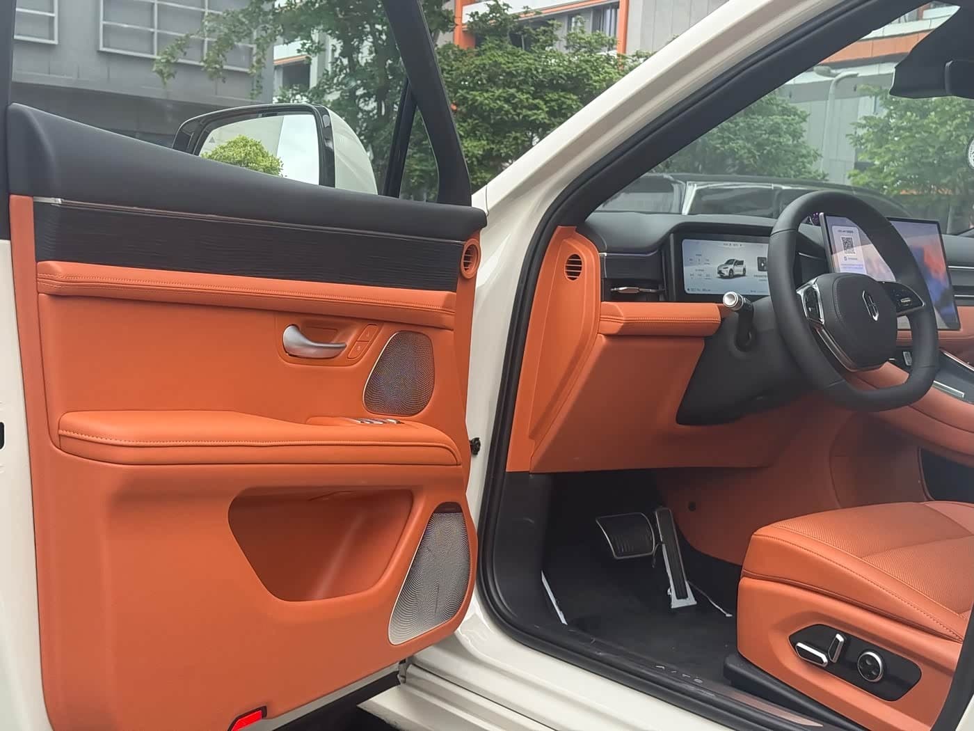 2025 Aito Wenjie AITO M5 White, 10,000 km, China export – photo 5