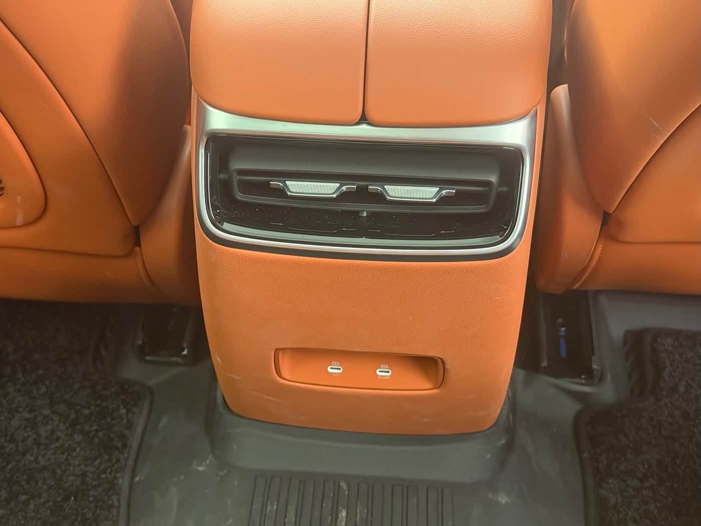 2025 Aito Wenjie AITO M5 White, 10,000 km, China export – photo 17