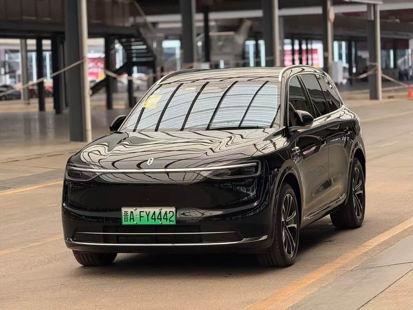 2025 Aito Wenjie AITO M7 Black, 6,000 km, China export – photo 1