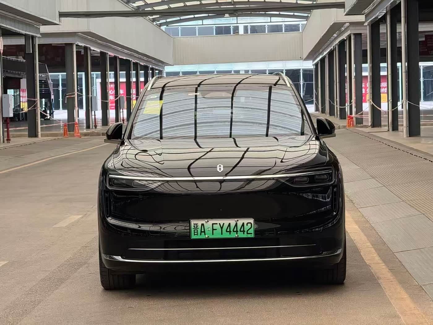 2025 Aito Wenjie AITO M7 Black, 6,000 km, China export – photo 2