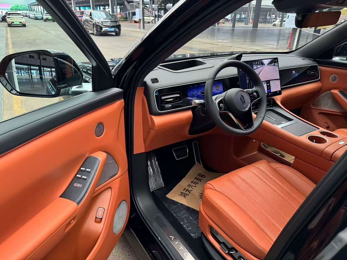 2025 Aito Wenjie AITO M7 Black, 6,000 km, China export – photo 4