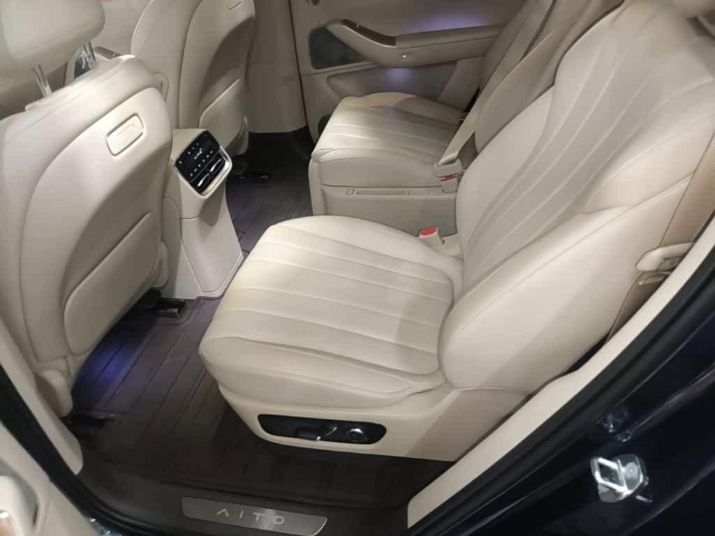 2025 Aito Wenjie AITO M7 Blue, 10,900 km, China export – photo 17