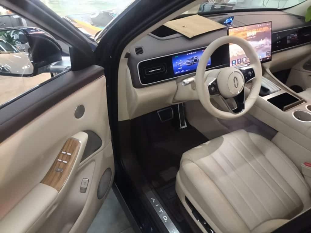 2025 Aito Wenjie AITO M7 Blue, 10,900 km, China export – photo 16