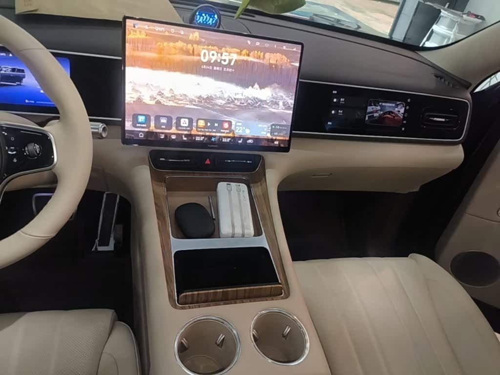 2025 Aito Wenjie AITO M7 Blue, 10,900 km, China export – photo 13