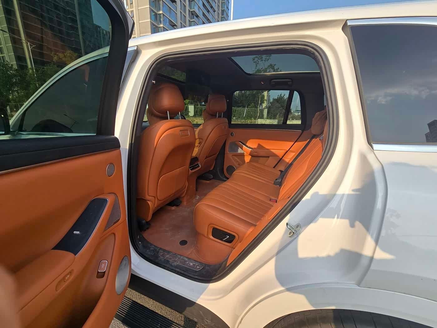 2025 Aito Wenjie AITO M7 White, 10,000 km, China export – photo 6