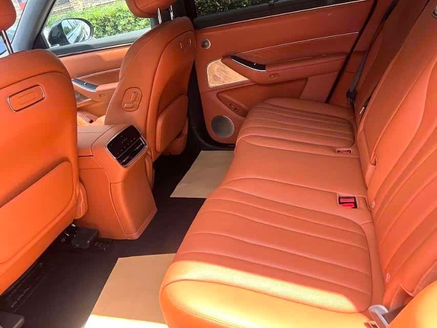 2025 Aito Wenjie AITO M8 Black, 10,000 km, China export – photo 6