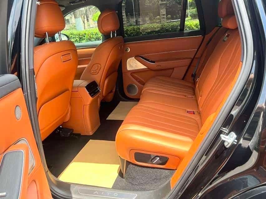 2025 Aito Wenjie AITO M8 Black, 10,000 km, China export – photo 4