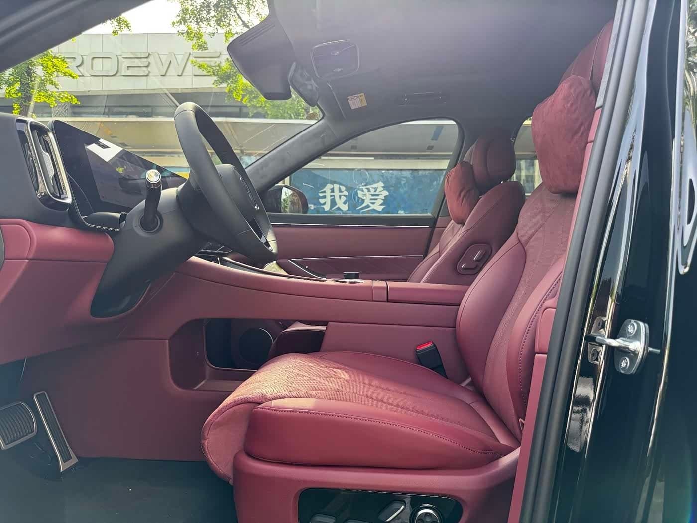2026 Aito Wenjie AITO M8 Black, 2,000 km, China export – photo 5