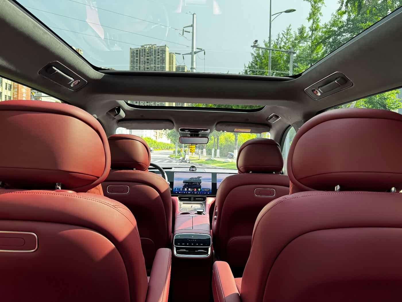 2026 Aito Wenjie AITO M8 Black, 2,000 km, China export – photo 16