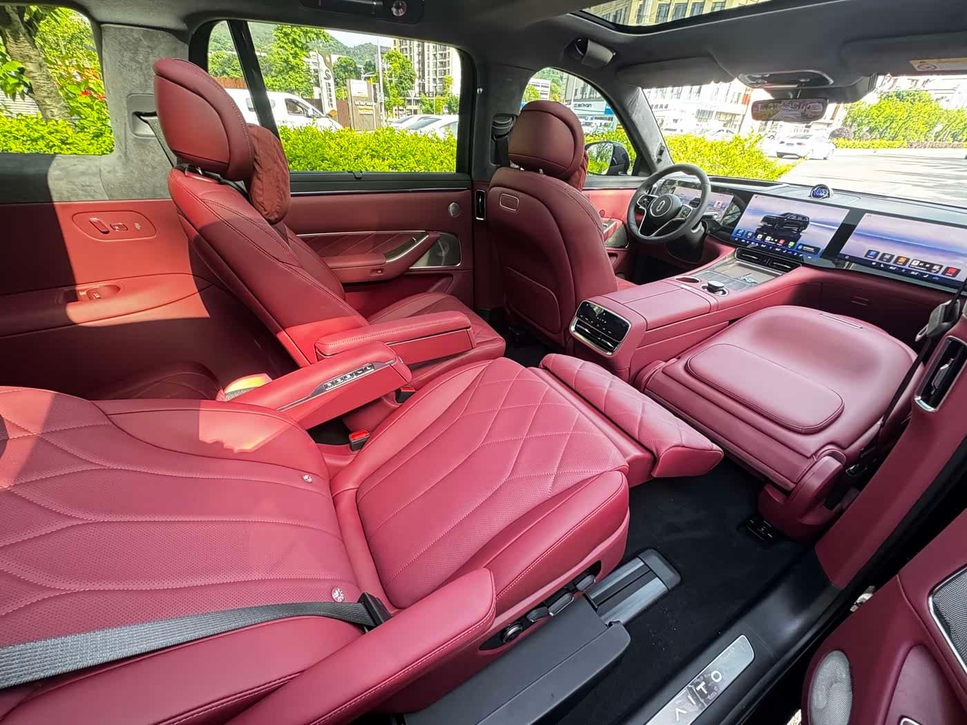 2026 Aito Wenjie AITO M8 Black, 2,000 km, China export – photo 12