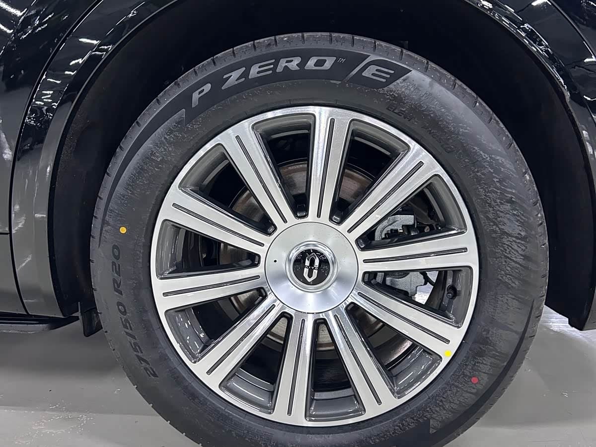 2026 Aito Wenjie AITO M8 Black, 100 km, China export – photo 6
