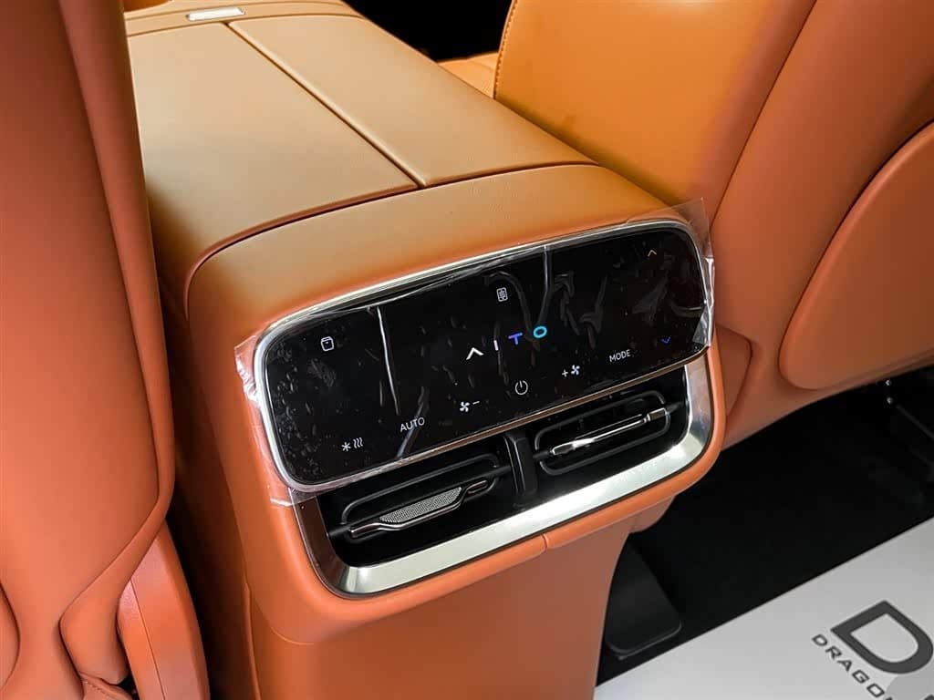2026 Aito Wenjie AITO M7 Black, 500 km, China export – photo 9
