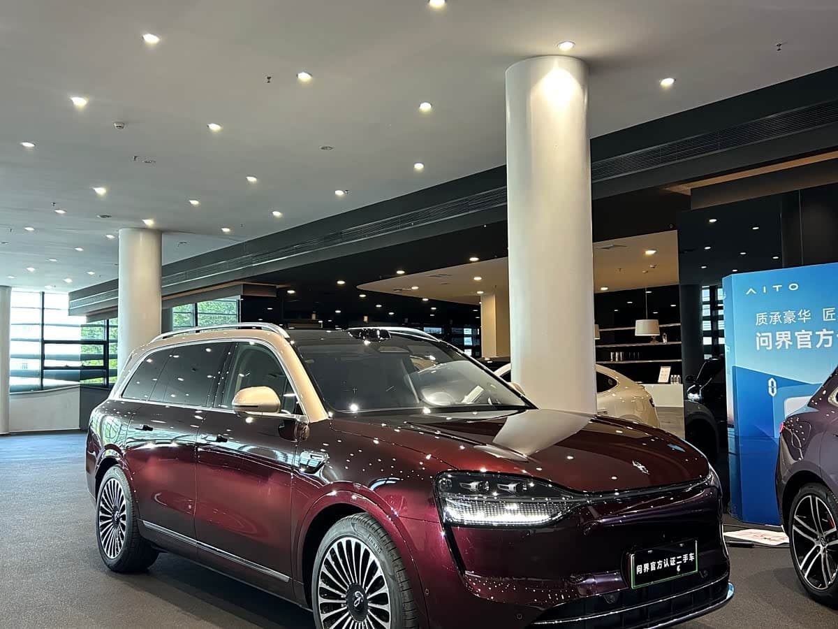 2025 Aito Wenjie AITO M9 Red, 15,000 km, China export – photo 3