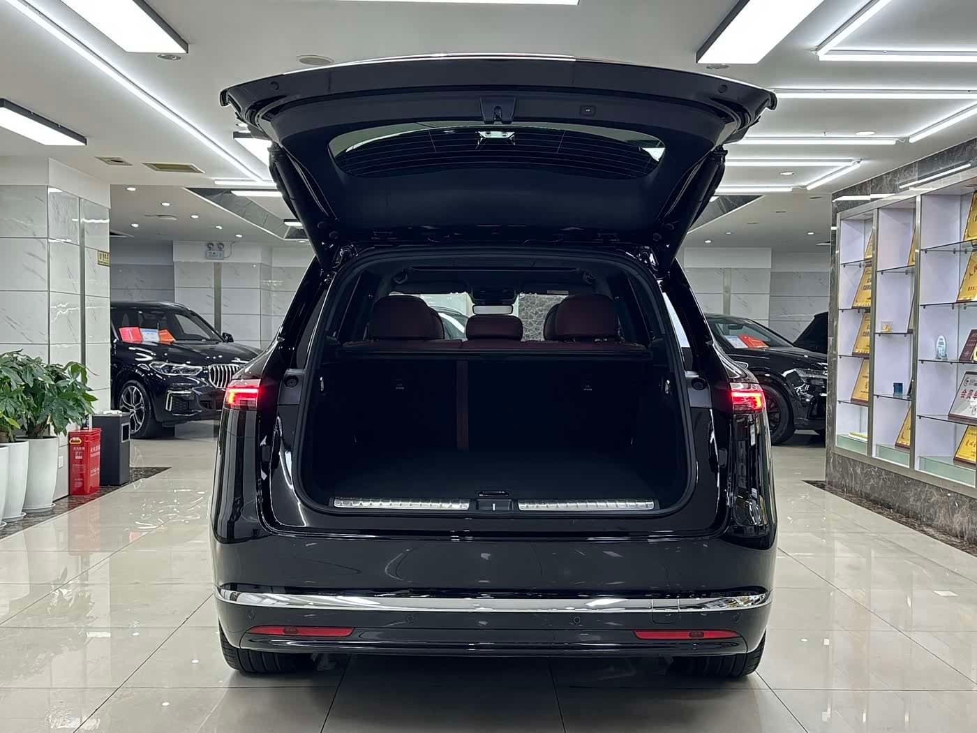 2025 Aito Wenjie AITO M7 Black, 3,700 km, China export – photo 7