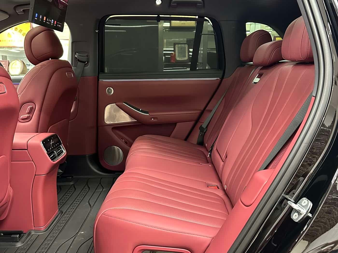 2025 Aito Wenjie AITO M7 Black, 3,700 km, China export – photo 10