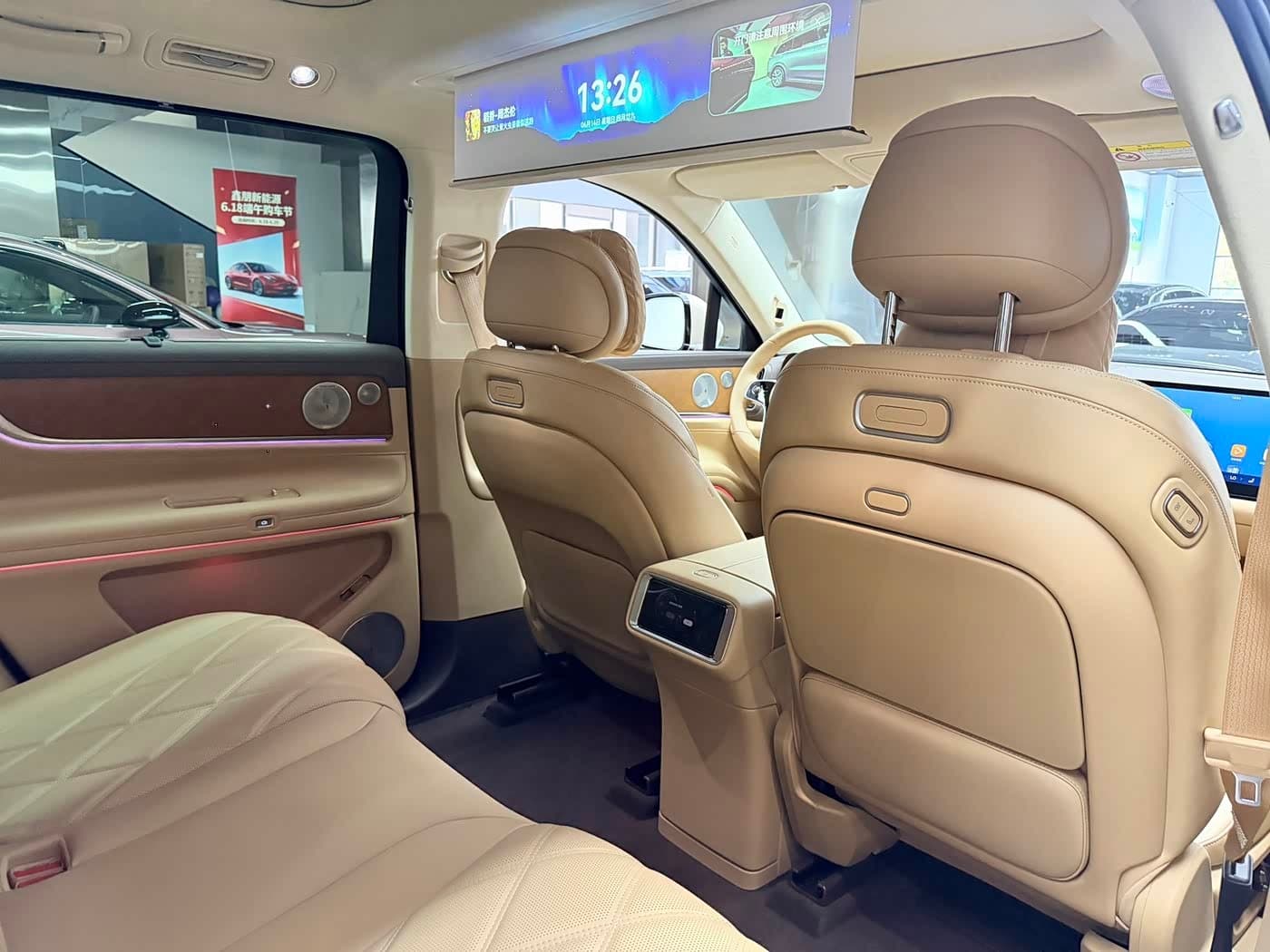 2025 Aito Wenjie AITO M9 Red, 7,000 km, China export – photo 7