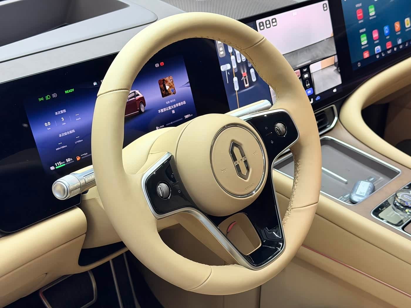 2025 Aito Wenjie AITO M9 Red, 7,000 km, China export – photo 4