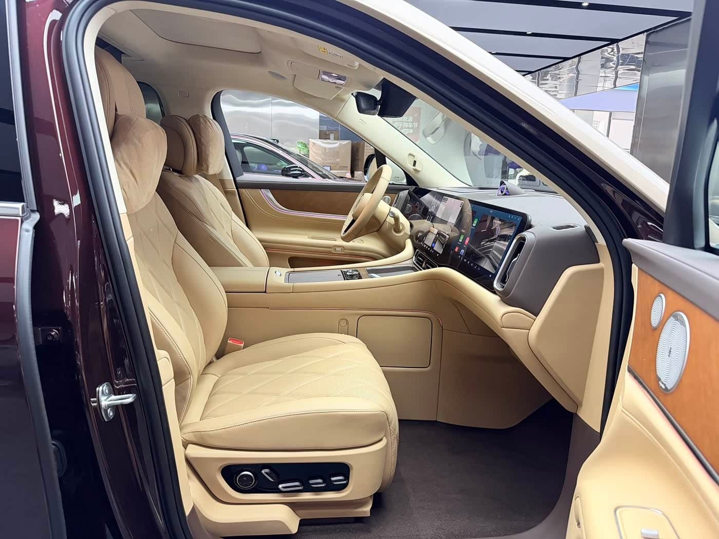 2025 Aito Wenjie AITO M9 Red, 7,000 km, China export – photo 8