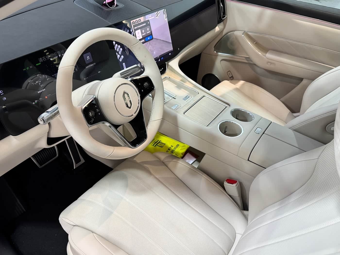 2026 Aito Wenjie AITO M8 Black, 100 km, China export – photo 11