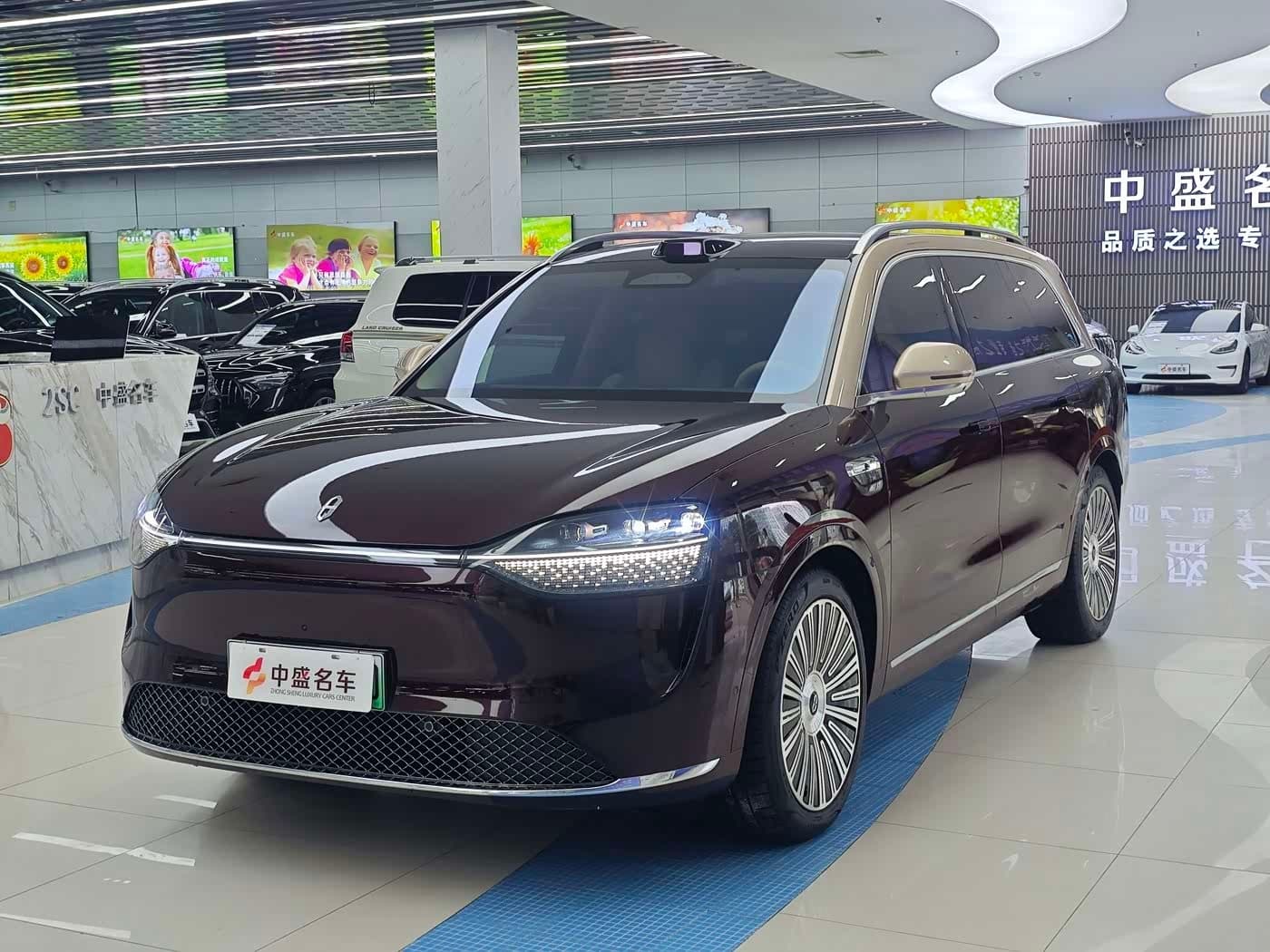 2025 Aito Wenjie AITO M9 Red, 15,000 km, China export – photo 1
