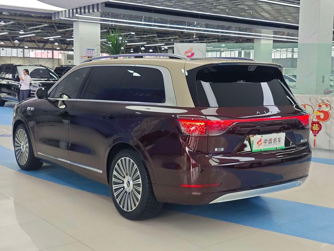 2025 Aito Wenjie AITO M9 Red, 15,000 km, China export – photo 5