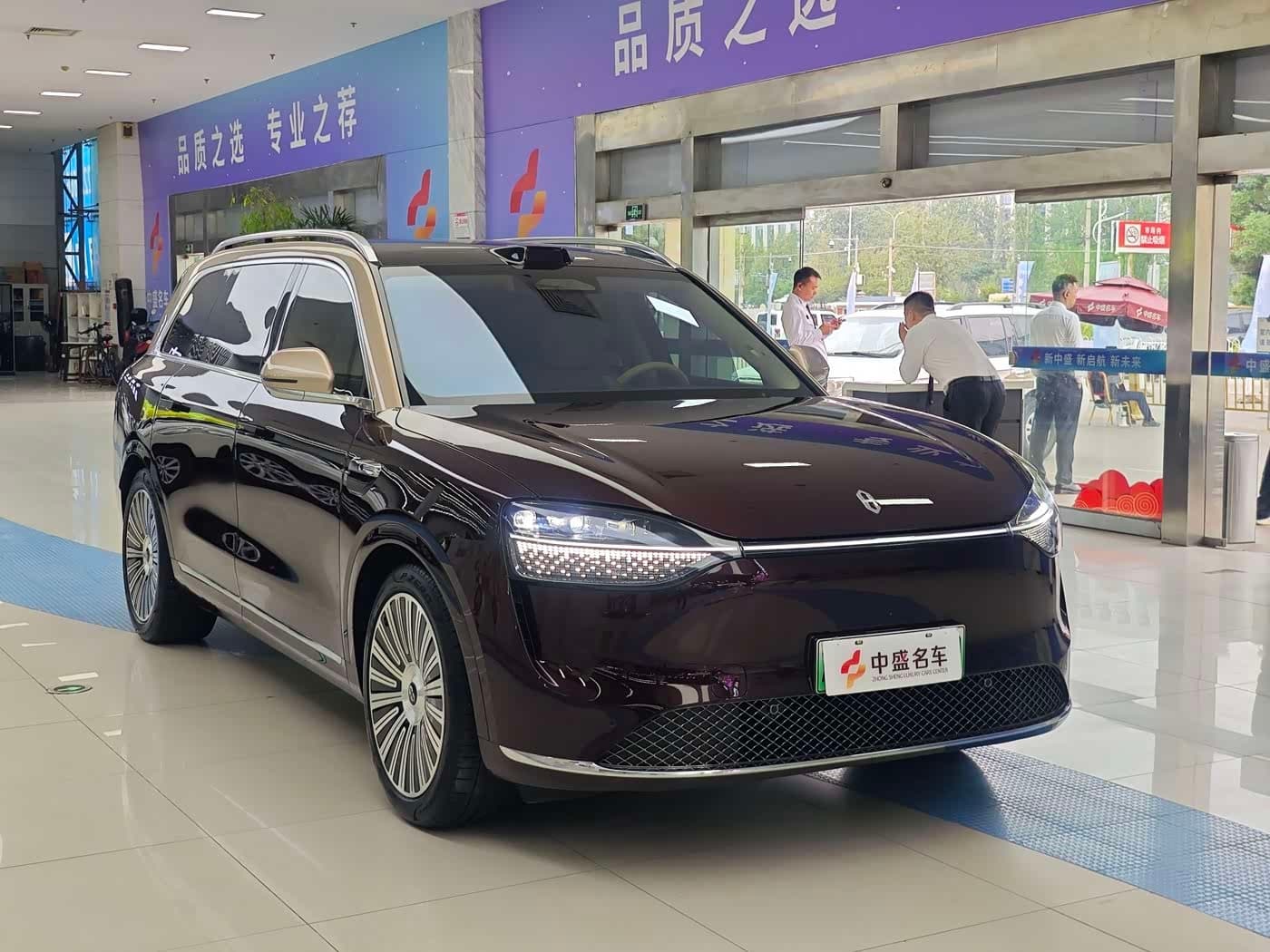 2025 Aito Wenjie AITO M9 Red, 15,000 km, China export – photo 3