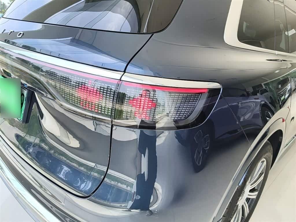 2025 Aito Wenjie AITO M8 Blue, 5,300 km, China export – photo 8