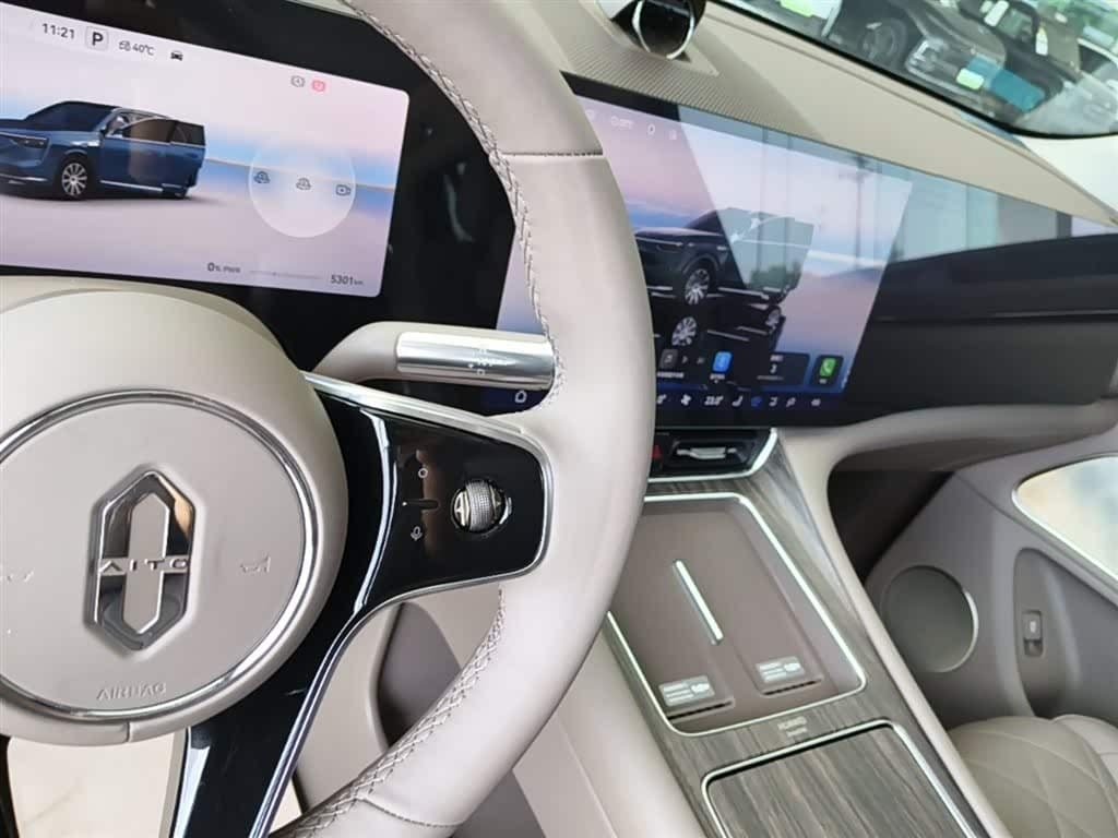 2025 Aito Wenjie AITO M8 Blue, 5,300 km, China export – photo 14
