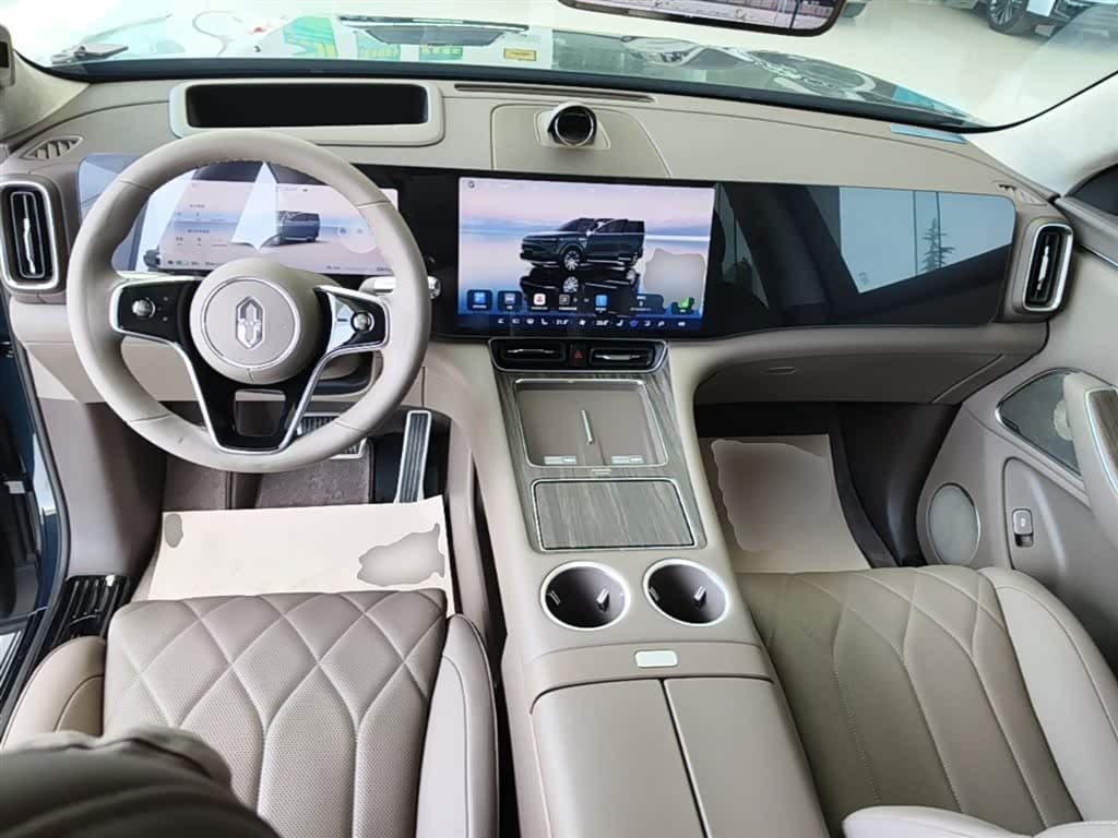 2025 Aito Wenjie AITO M8 Blue, 5,300 km, China export – photo 10