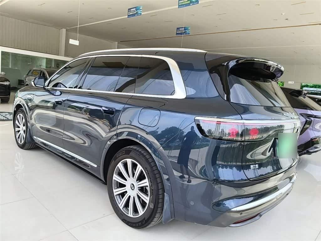 2025 Aito Wenjie AITO M8 Blue, 5,300 km, China export – photo 5